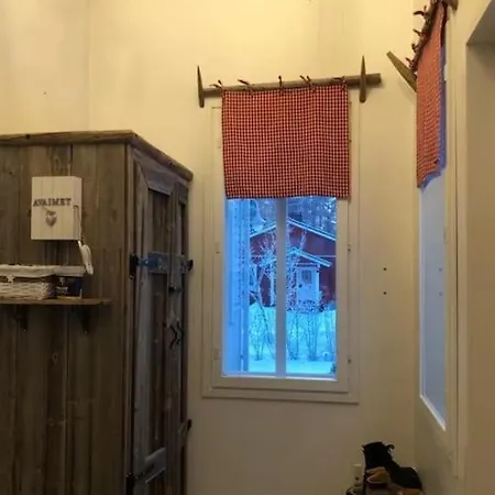 Loma-asunnot Uudehko Tunnelmallinen Talo *
